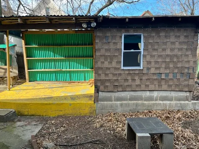 $1,850,000 | 1549-1547(garage) Beach Avenue | Stratton Park