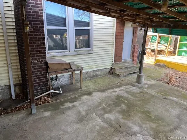 $1,850,000 | 1549-1547(garage) Beach Avenue | Stratton Park