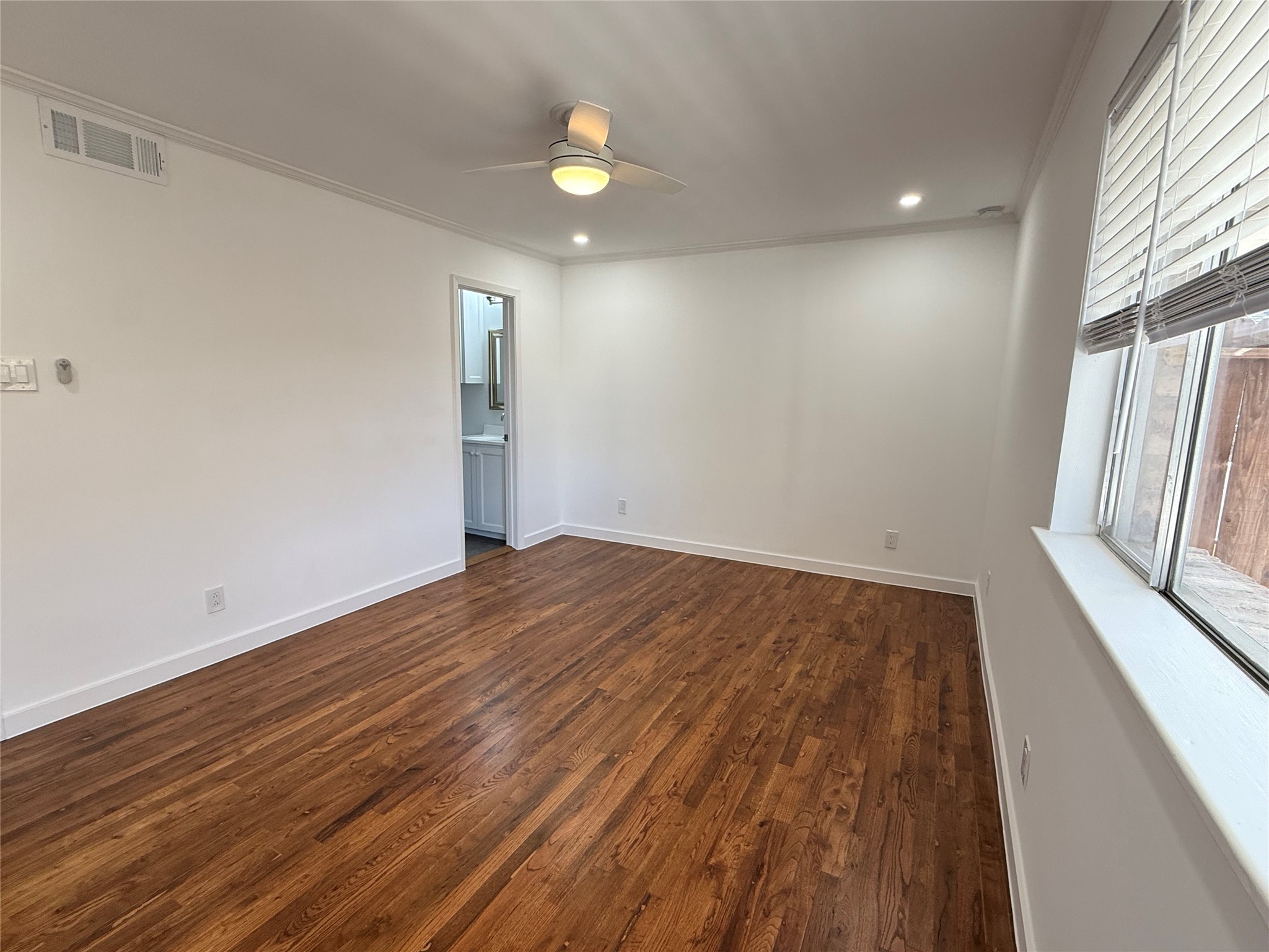 4040 San Felipe Street, Unit 247 Houston, TX 77027 - Photo 24 of 29 Another view of bedroom