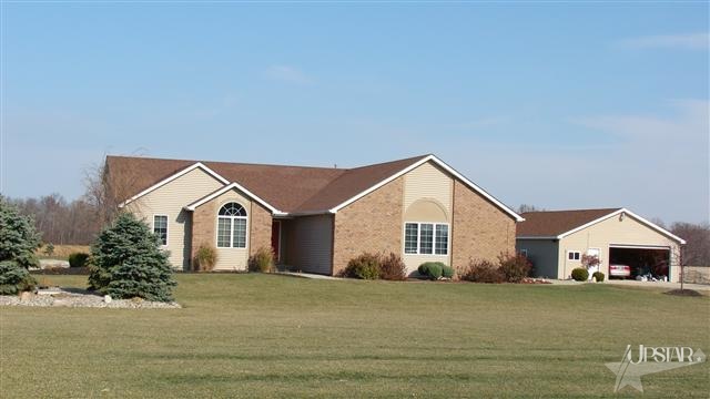 9205 Maples Road Fort Wayne, IN 46816 - Photo 1 of 17