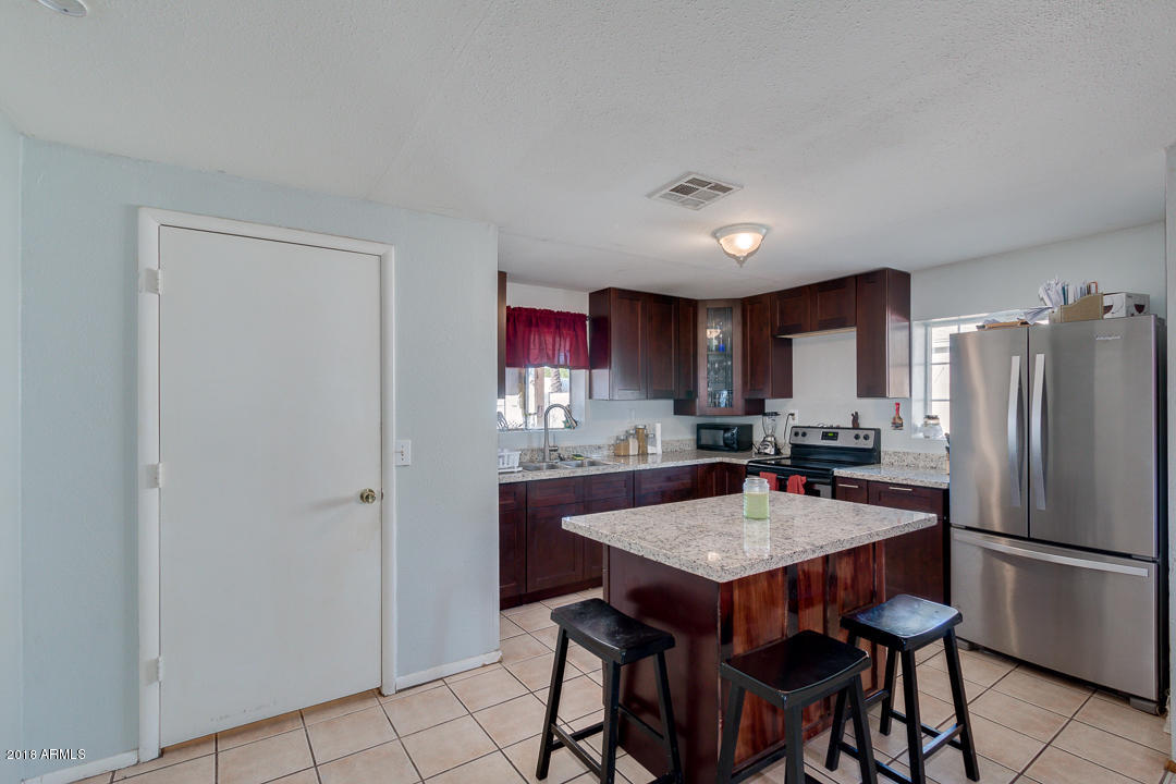 2920 East Chipman Road Phoenix, AZ 85040 - Photo 8 of 29 08-Chipman_