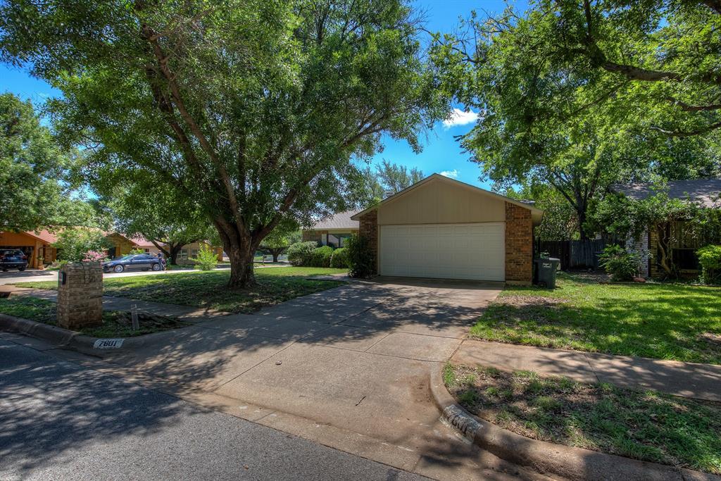 7801 Summerglen Road Fort Worth, TX 76133 - Photo 2 of 40