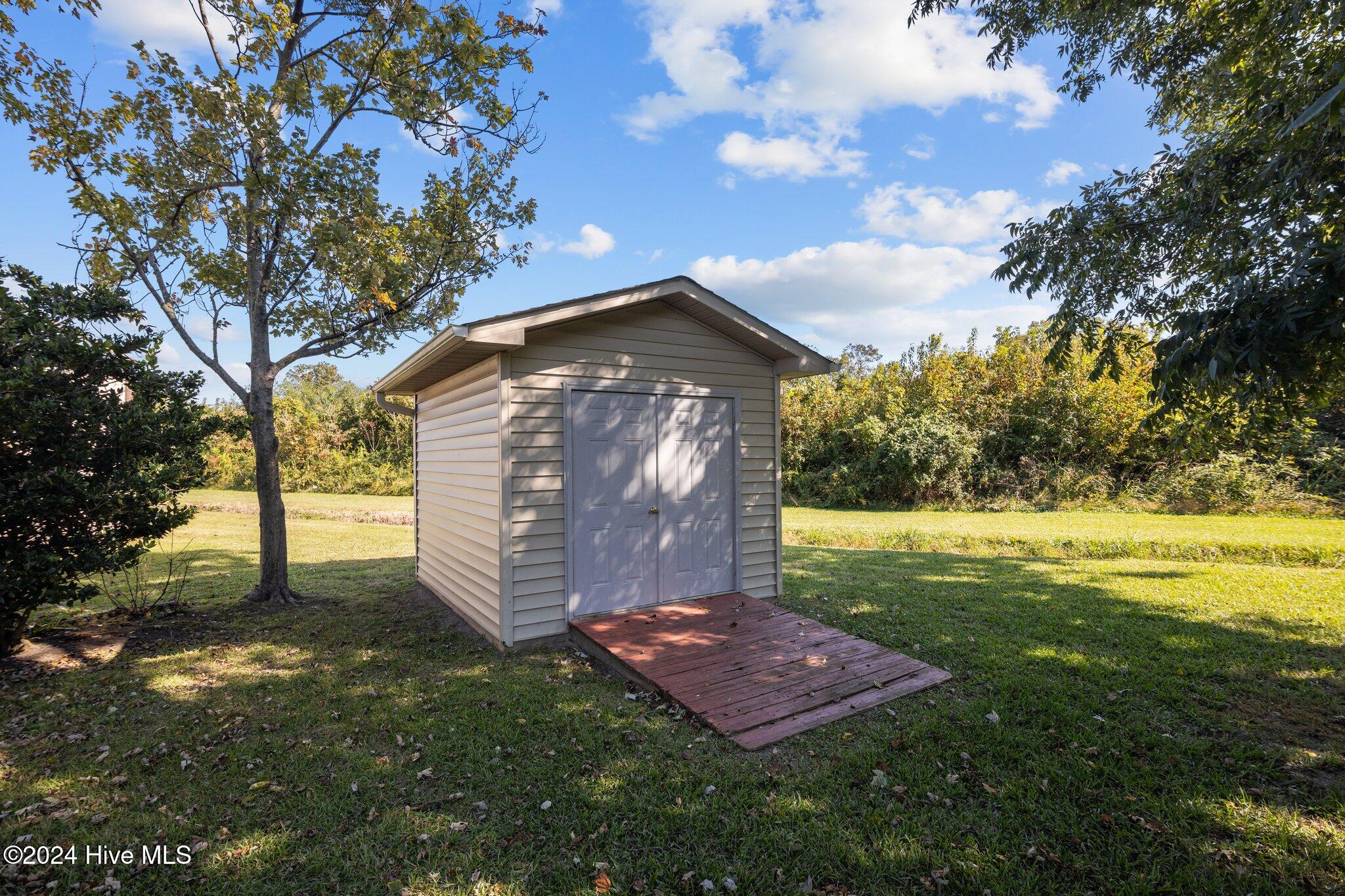 121 Pine Tree Path Bath, NC 27808 - Photo 16 of 42 121 Pinetree Shed