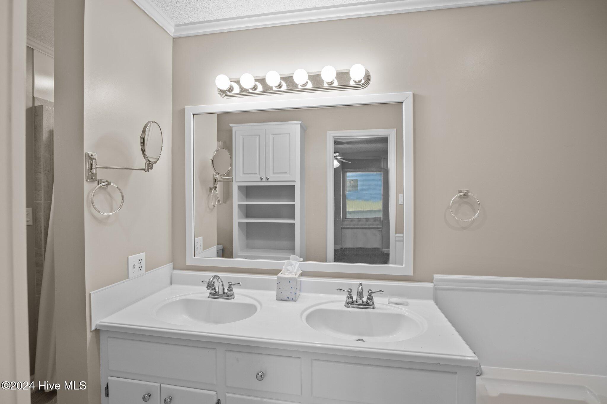 121 Pine Tree Path Bath, NC 27808 - Photo 36 of 42 121 Pinetree MBath3