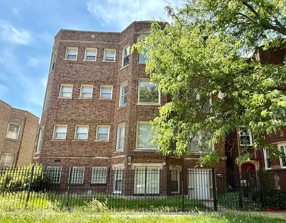 $1,600 | 7722 South Cornell Avenue, Unit 1W, Chicago, IL 60649