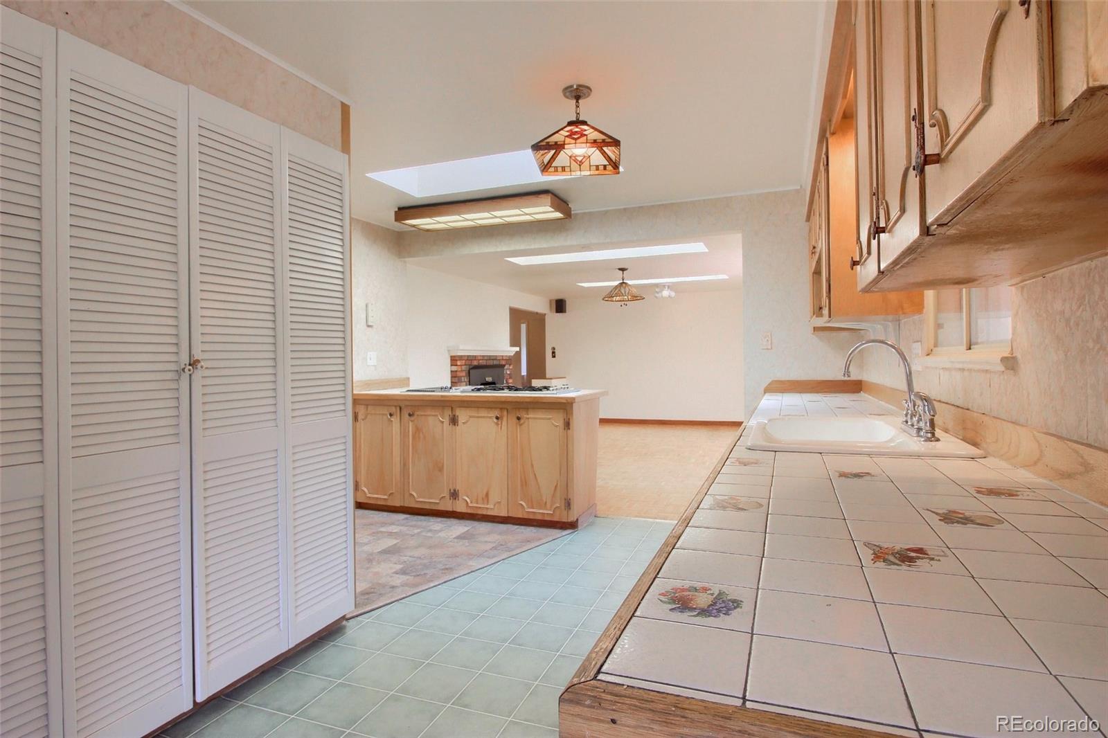 9059 South Hillview Road Morrison, CO 80465 - Photo 11 of 23 Gallery Image 11