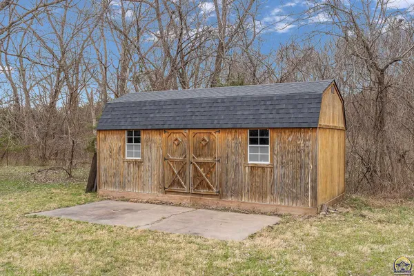 $530,000 | 4210 Wam-Teau Drive, Wamego, KS 66547