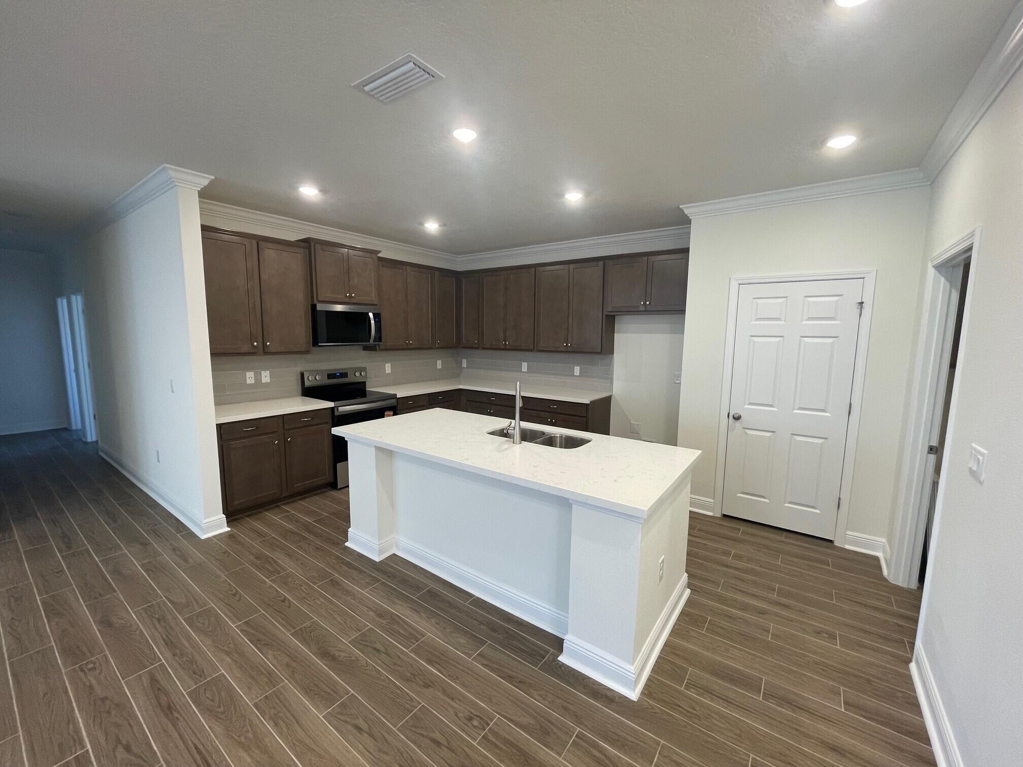 33 Splendor Run Ponce de Leon, FL 32455 - Photo 2 of 6 33 splendor kitchen