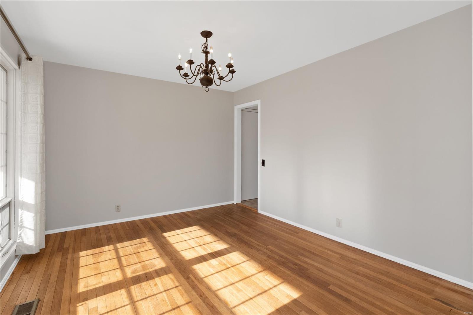 15575 Clayton Road Ballwin, MO 63011 - Photo 20 of 36 Gallery Image 20