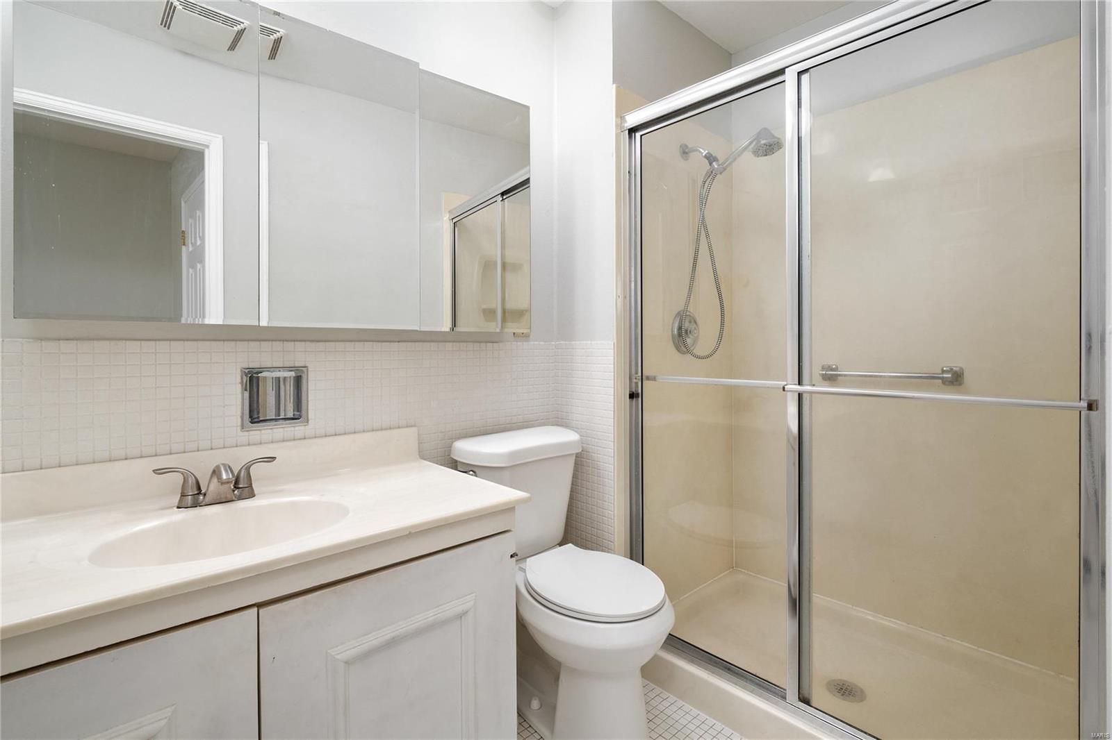 15575 Clayton Road Ballwin, MO 63011 - Photo 29 of 36 Gallery Image 29