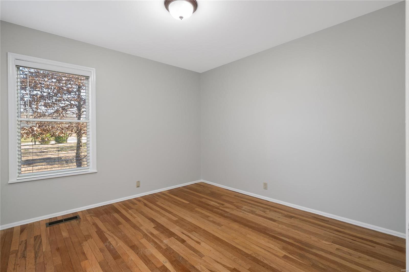 15575 Clayton Road Ballwin, MO 63011 - Photo 31 of 36 Gallery Image 31