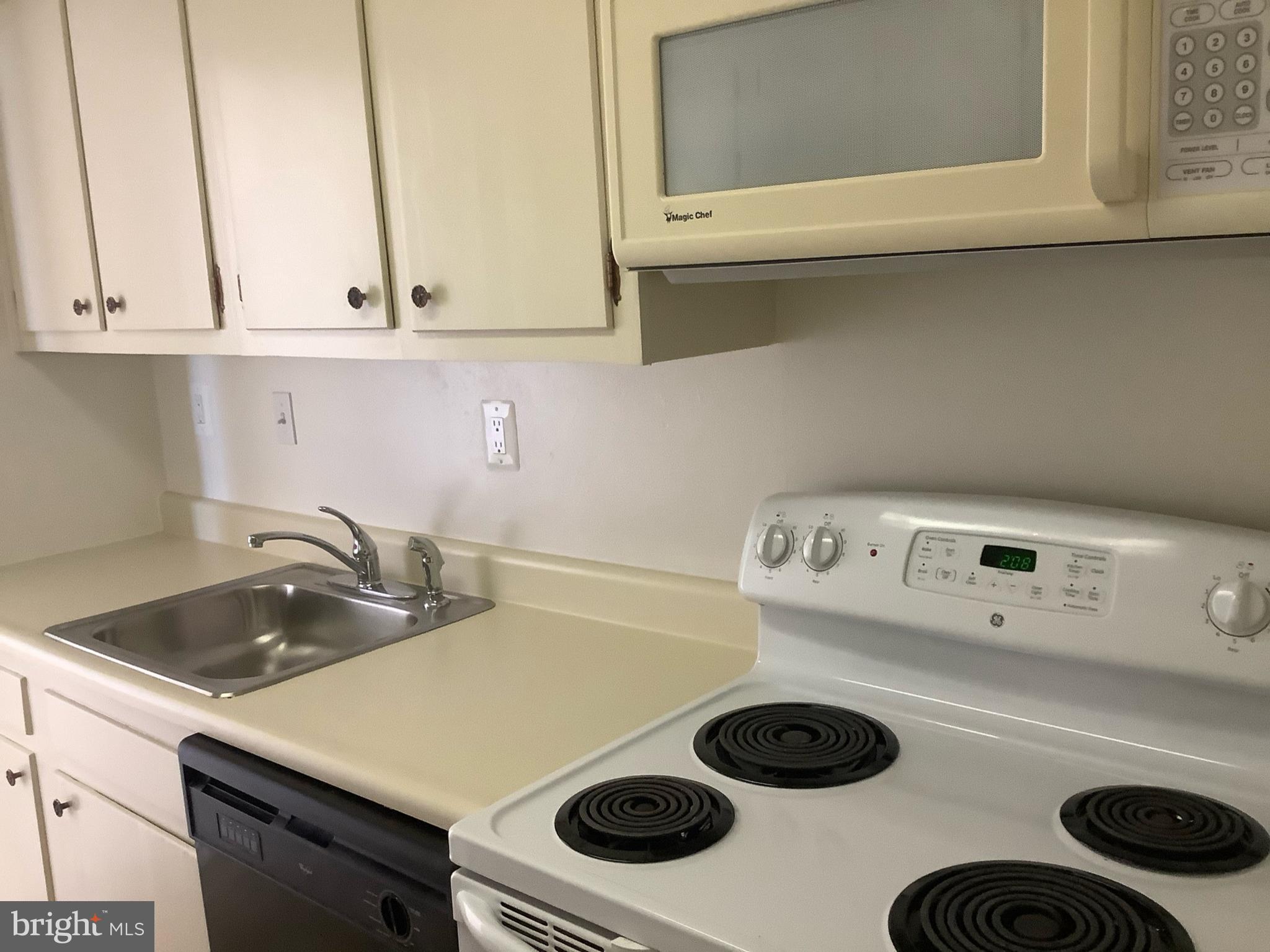 9701 Fields Road, Unit 2408 Gaithersburg, MD 20878 - Photo 19 of 46