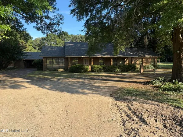 $225,000 | 203 Oak Court, Hollandale, MS 38748