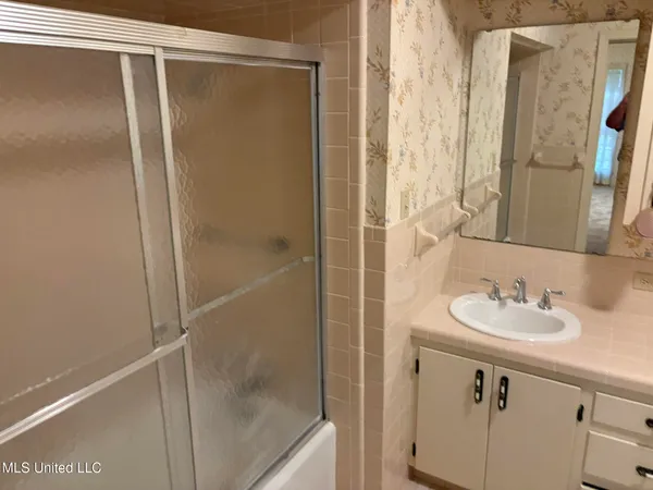 $225,000 | 203 Oak Court, Hollandale, MS 38748