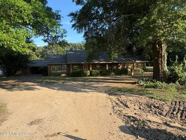 $225,000 | 203 Oak Court, Hollandale, MS 38748