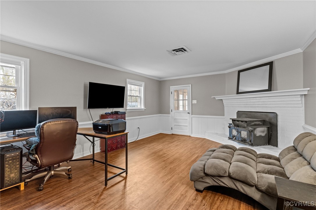 10507 Gayton Road Henrico, VA 23238 - Photo 23 of 47 Home office with visible vents, a wainscoted wall,