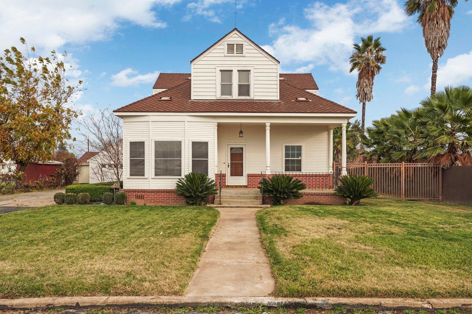 23900 North 99 Frontage Road Acampo, CA 95220 - Photo 1 of 1 a front view of a house with a yard