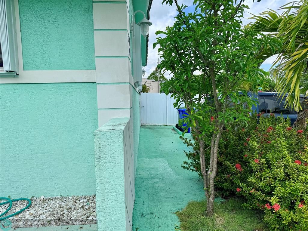 430 Northeast 75th Street Miami, FL 33138 - Photo 4 of 11