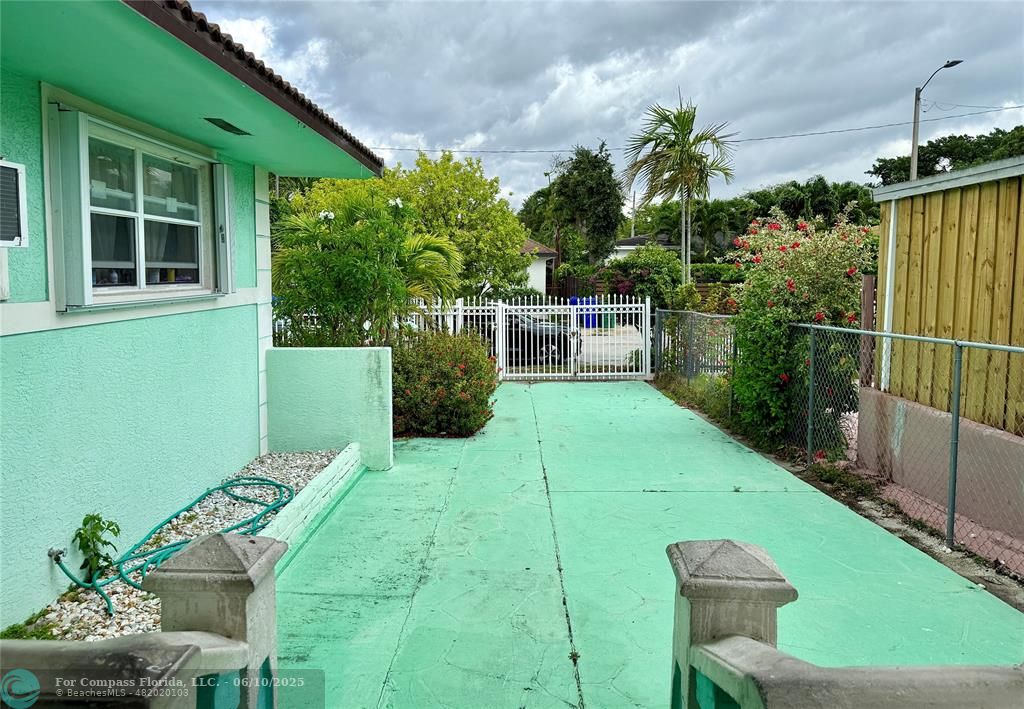 430 Northeast 75th Street Miami, FL 33138 - Photo 6 of 11