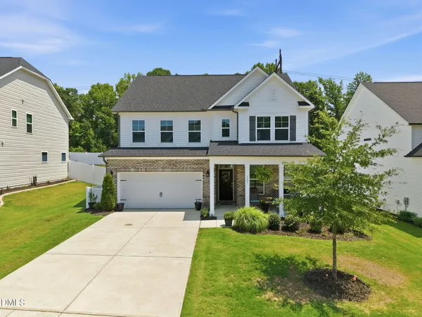 $500,000 | 121 Highland Frst Drive, Fuquay-Varina, NC 27526