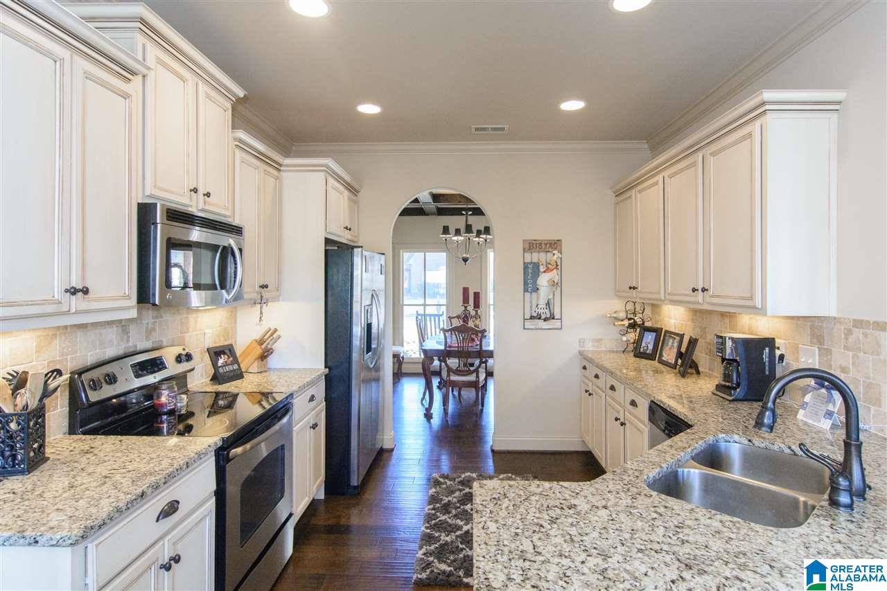 218 Dunrobin Cove Pelham, AL 35124 - Photo 17 of 47