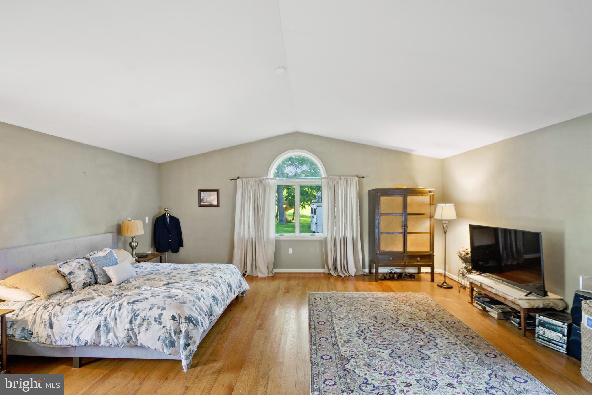 20316 Townsend Road Rohrersville, MD 21779 - Photo 30 of 76 Master Bed Room w/Vaulted Ceiling