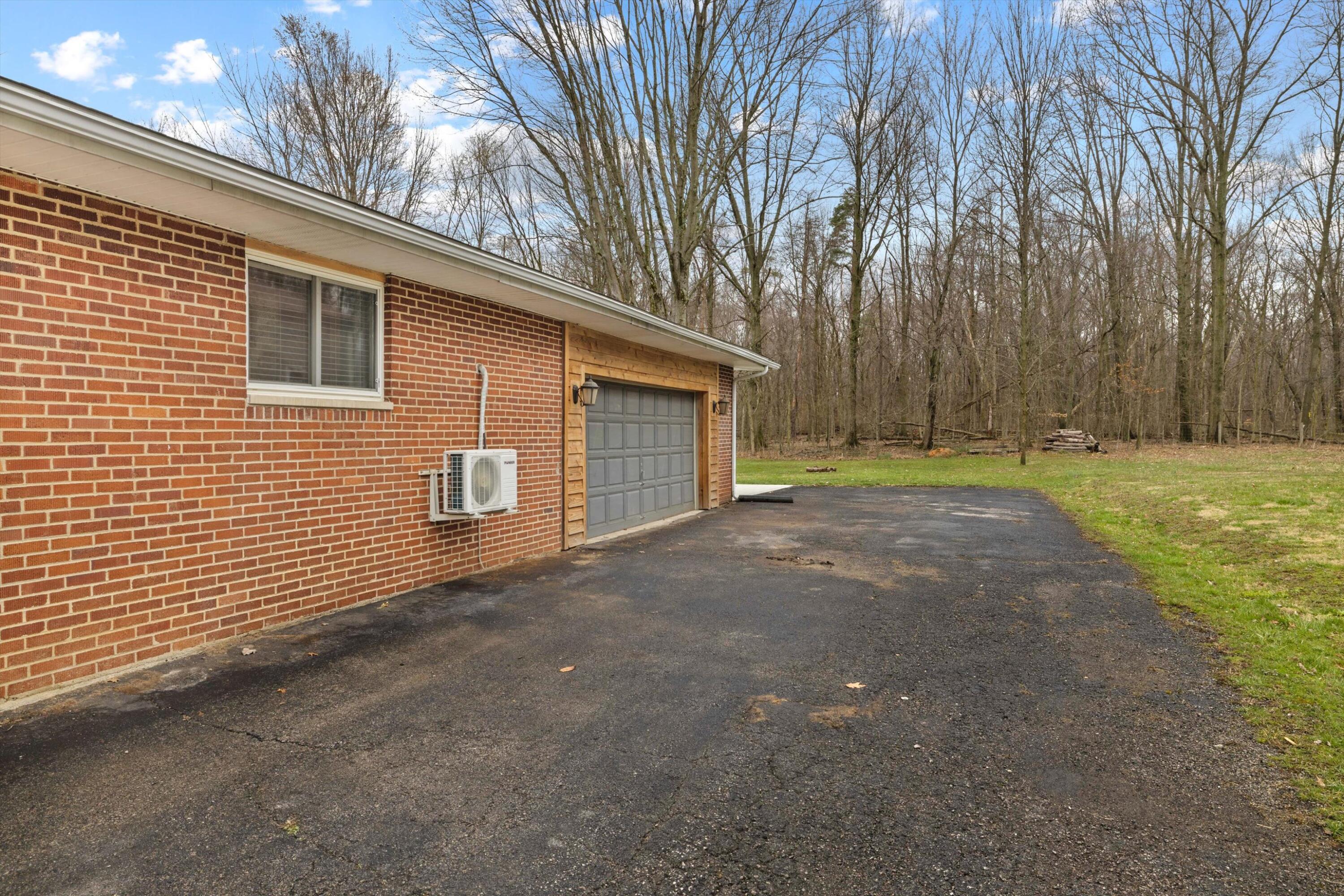 239 Sims Road Southwest Pataskala, OH 43062 - Photo 29 of 41 2 Car Attached Garage