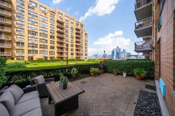 $4,500 | 2 Constitution Court, Unit 415, Hoboken, NJ 07030