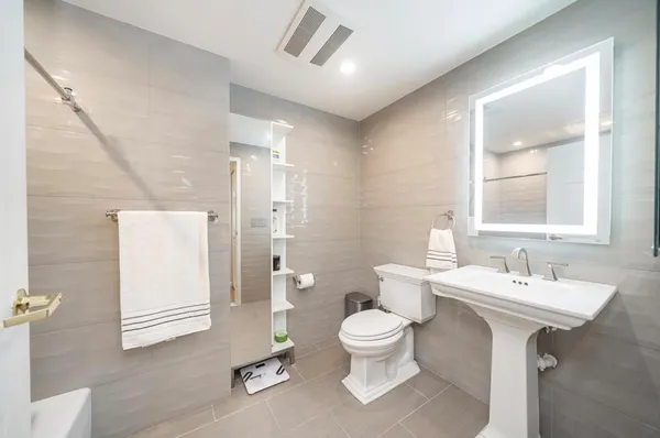 $4,500 | 2 Constitution Court, Unit 415, Hoboken, NJ 07030