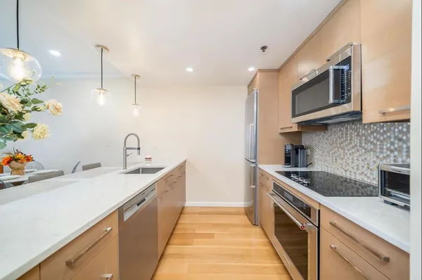 $4,500 | 2 Constitution Court, Unit 415, Hoboken, NJ 07030