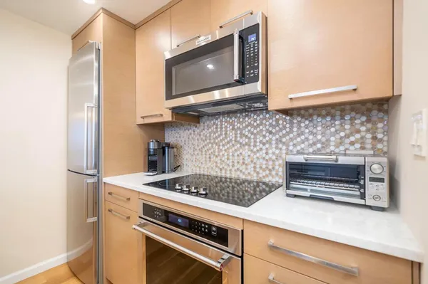 $4,500 | 2 Constitution Court, Unit 415, Hoboken, NJ 07030