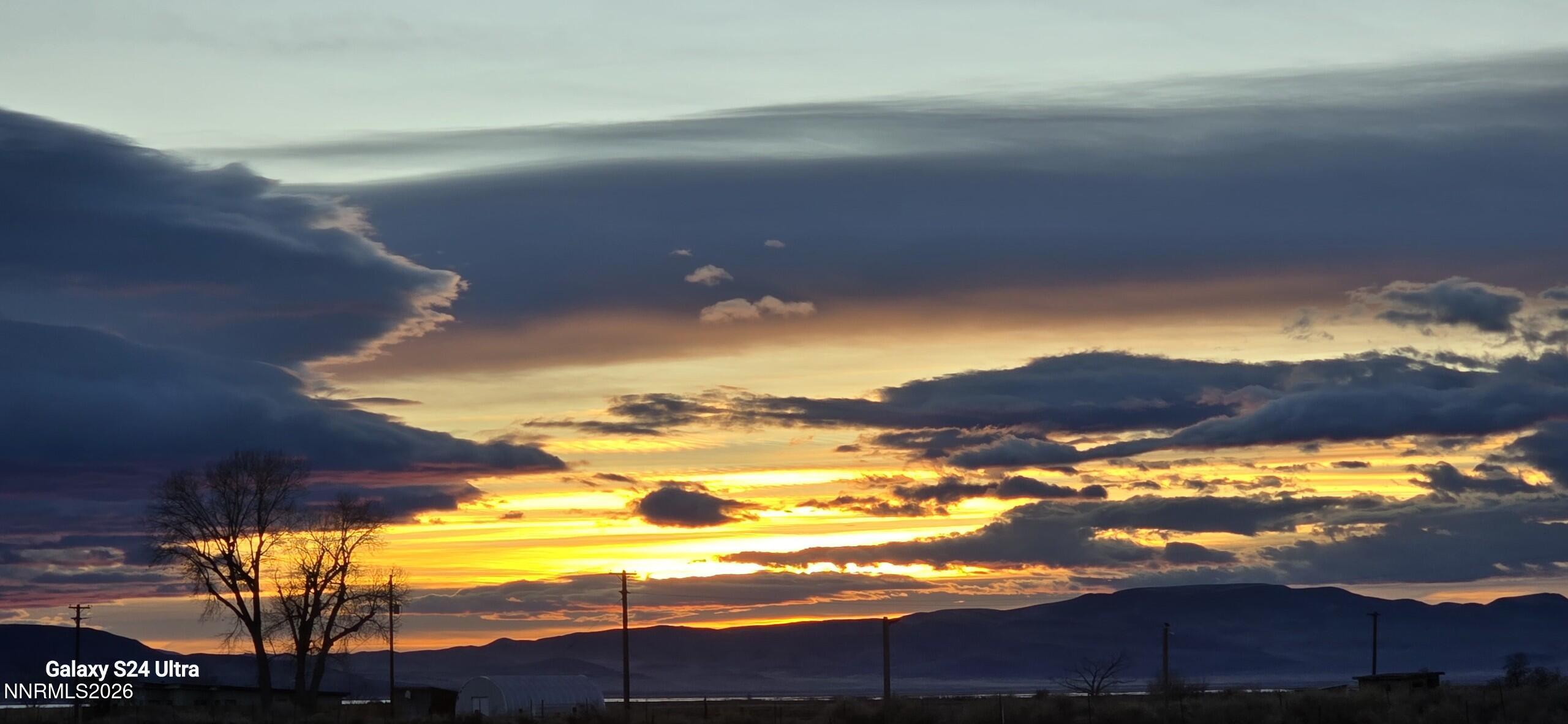 389 Norcutt Lane Fallon, NV 89406 - Photo 12 of 16 a view of an ocean from a yard