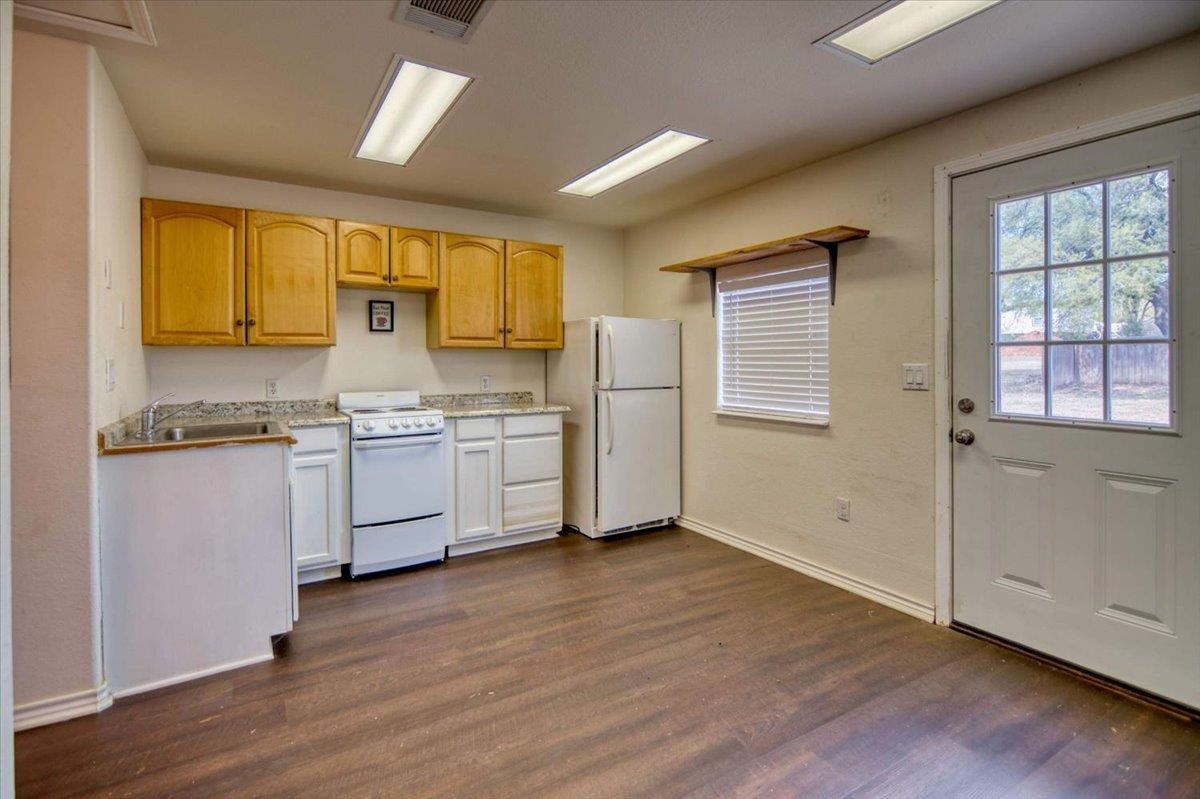 241 East Flag Creek Ranch Road Llano, TX 78643 - Photo 30 of 38