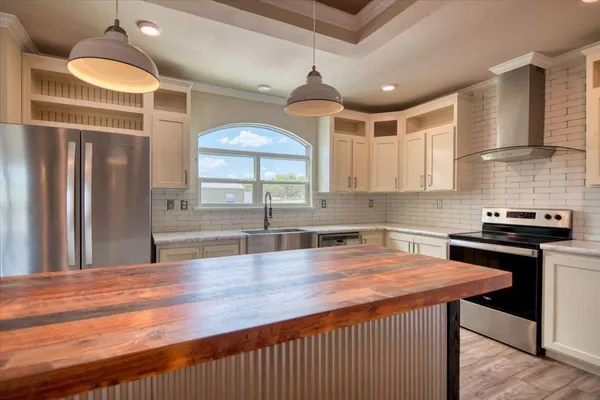 $449,500 | 241 East Flag Creek Ranch Road, Llano, TX 78643