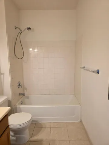 $2,100 | 3506 South State Street, Unit 208, Chicago, IL 60609