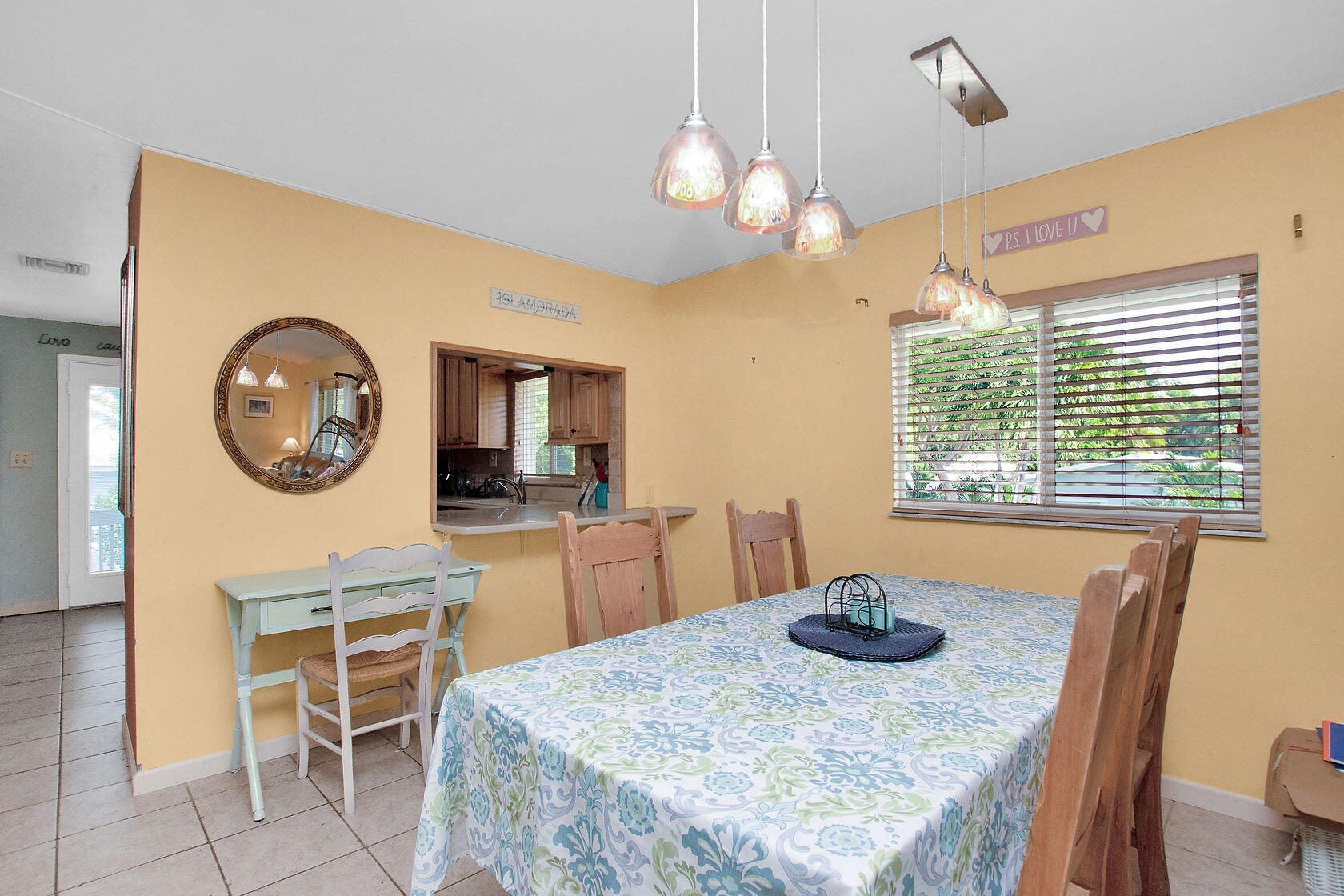 991 Gibraltar Road Key Largo, FL 33037 - Photo 13 of 27 Dining Area