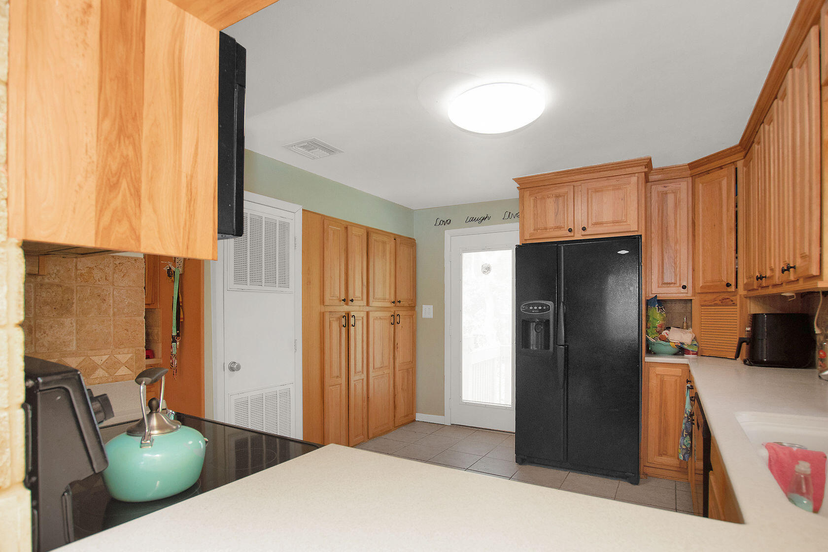 991 Gibraltar Road Key Largo, FL 33037 - Photo 17 of 27 Kitchen Passthrough