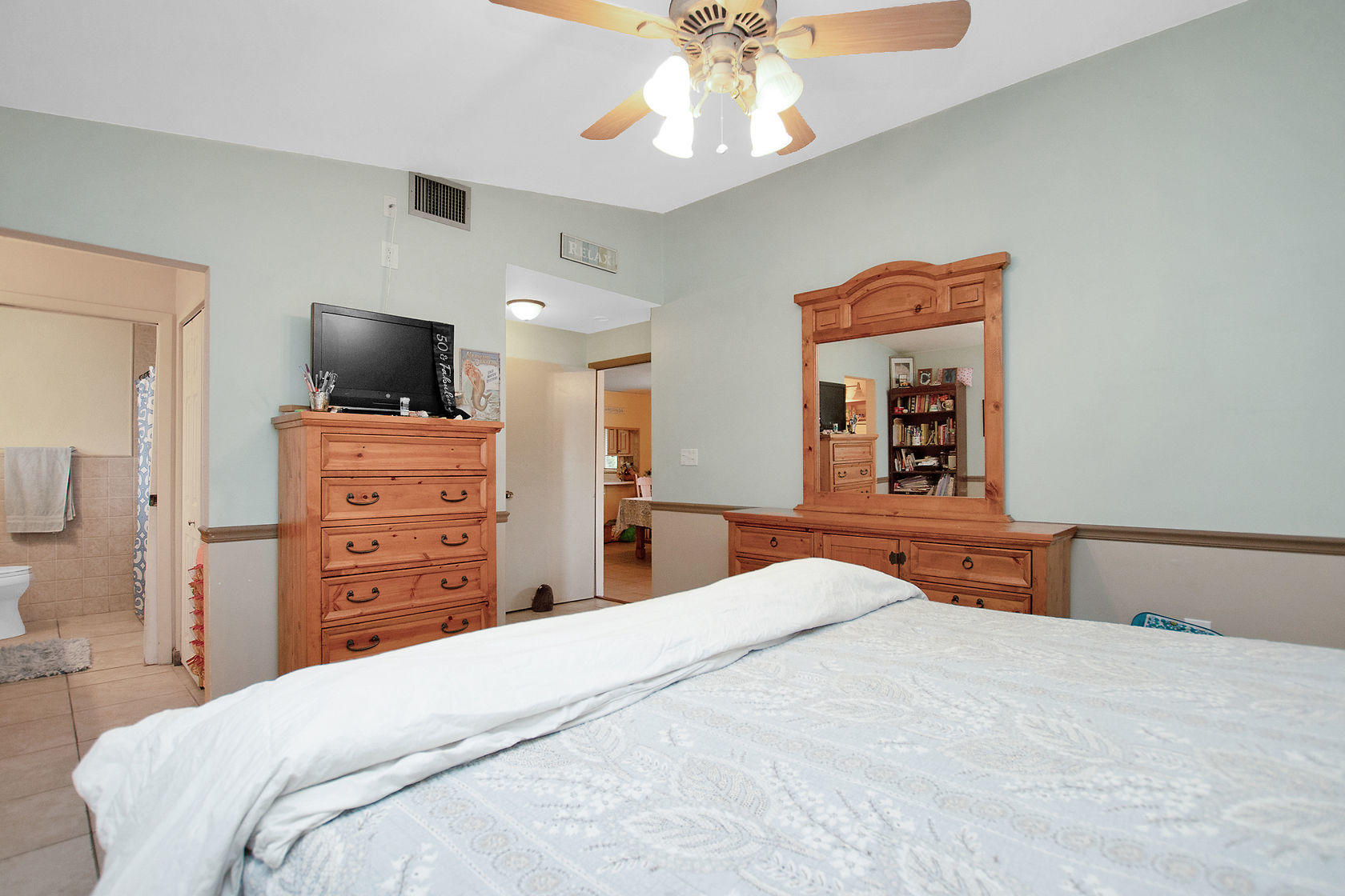 991 Gibraltar Road Key Largo, FL 33037 - Photo 22 of 27 Master Bedroom