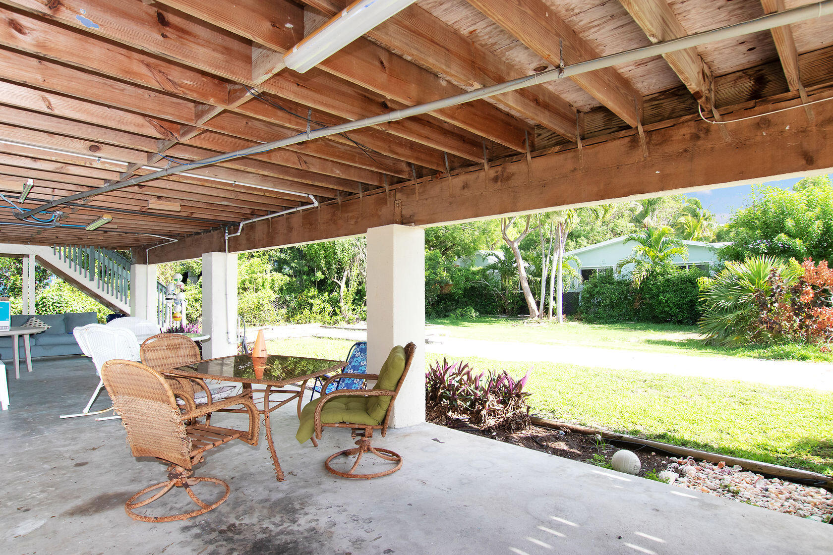 991 Gibraltar Road Key Largo, FL 33037 - Photo 26 of 27 Outdoor Seating Area