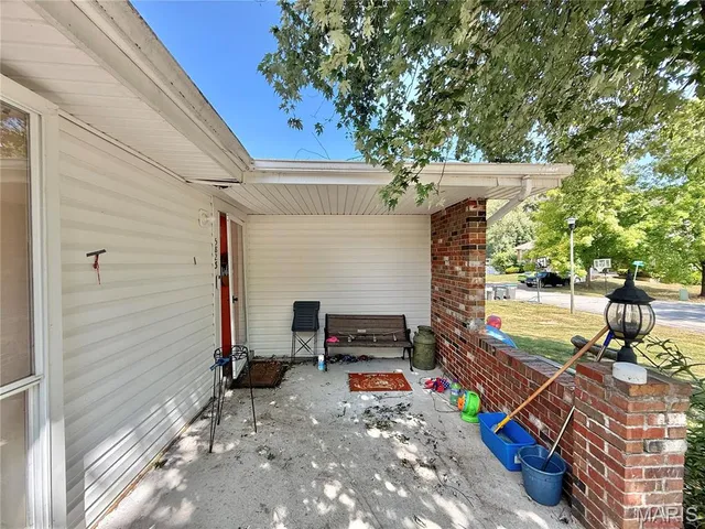 $295,000 | 5823 Mayberry Drive, Imperial, MO 63052