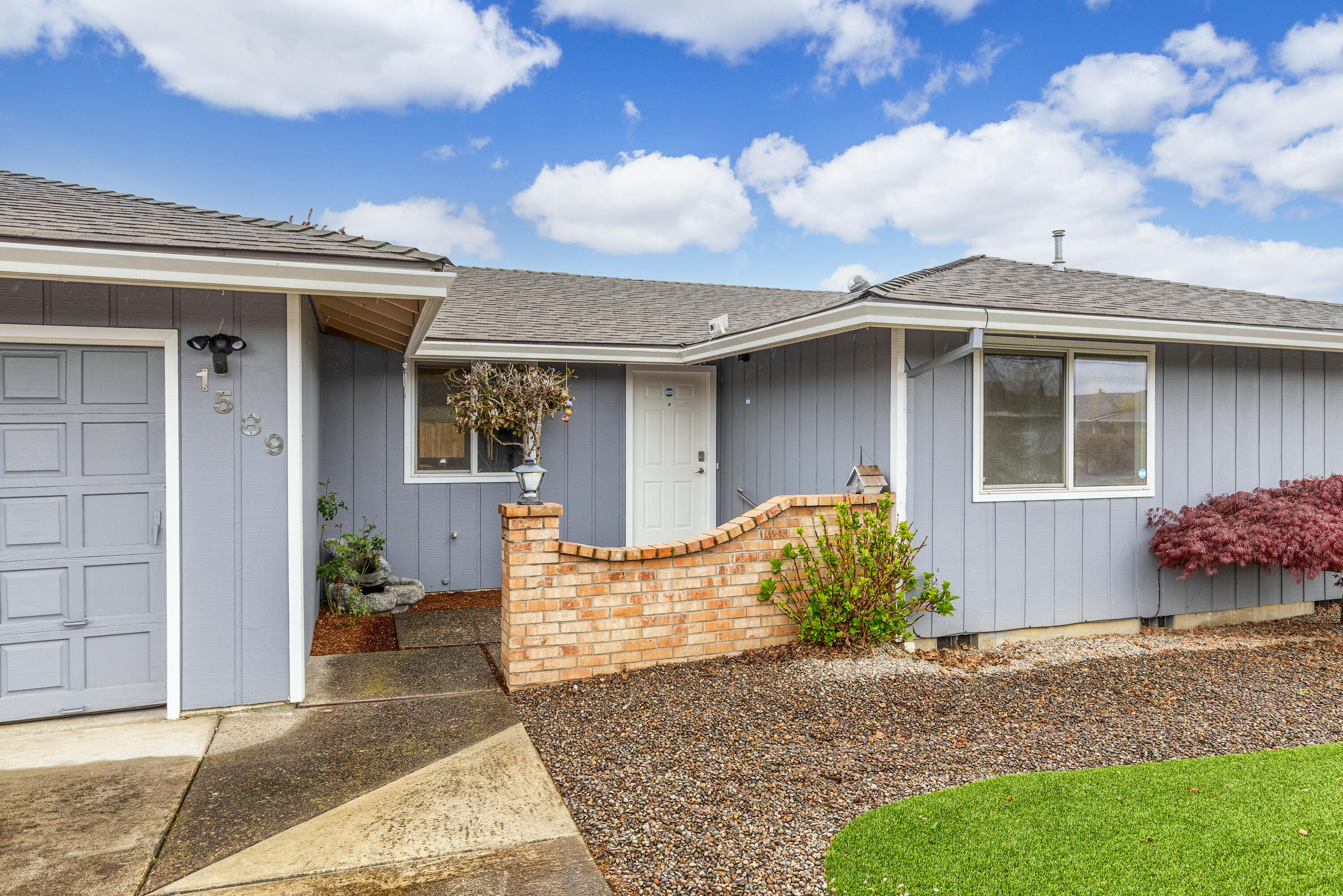 1589 Springbrook Road Medford, OR 97504 - Photo 4 of 46 SR(1)