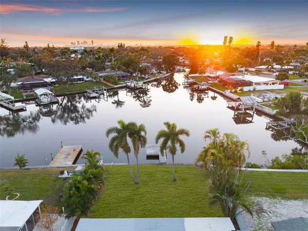 $4,500 | 4790 Venetian Boulevard Northeast, St. Petersburg, FL 33703