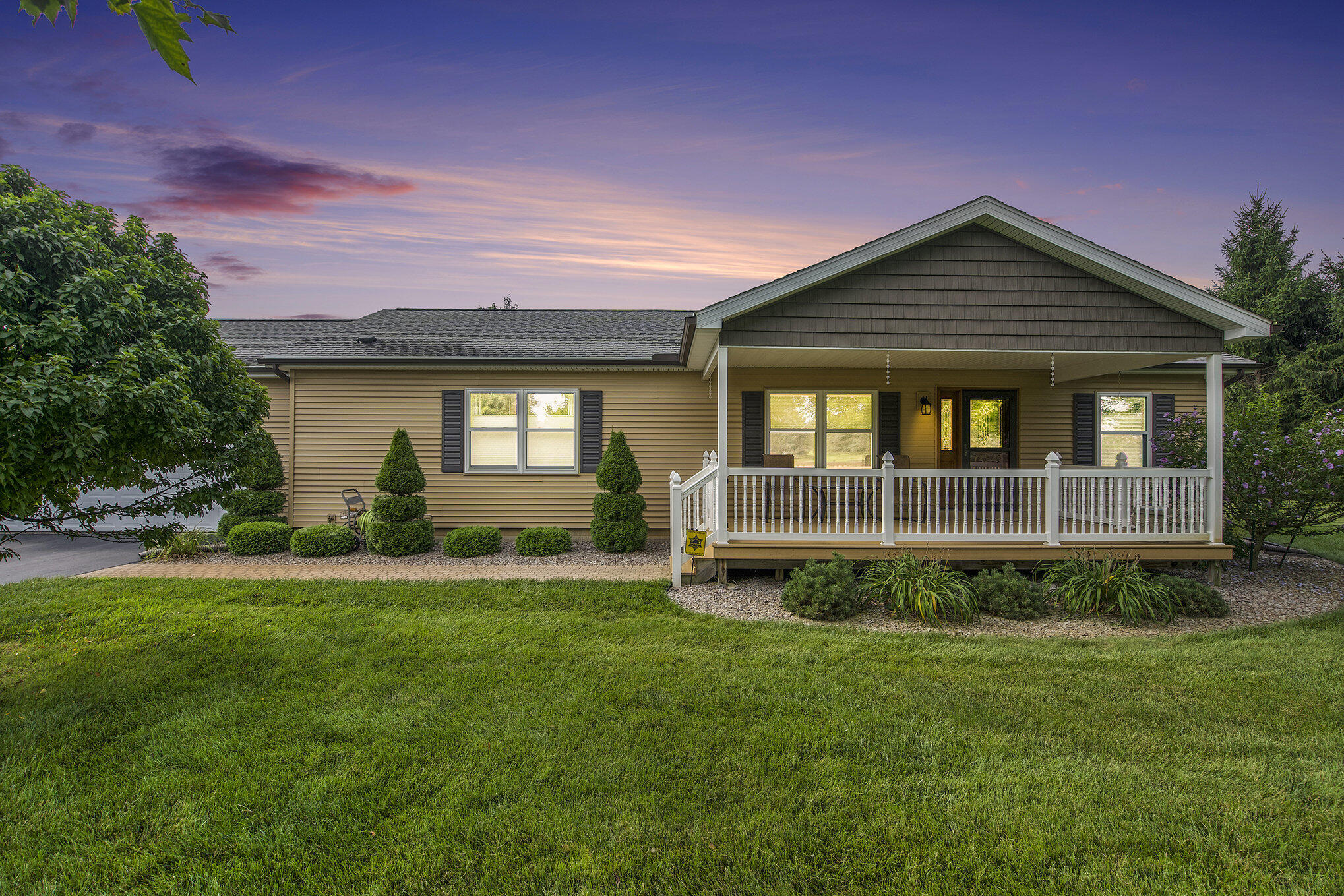 12453 Wilbur Road Clinton, MI 49236 - Photo 15 of 23 002_dsc01157.psd-twilight_775