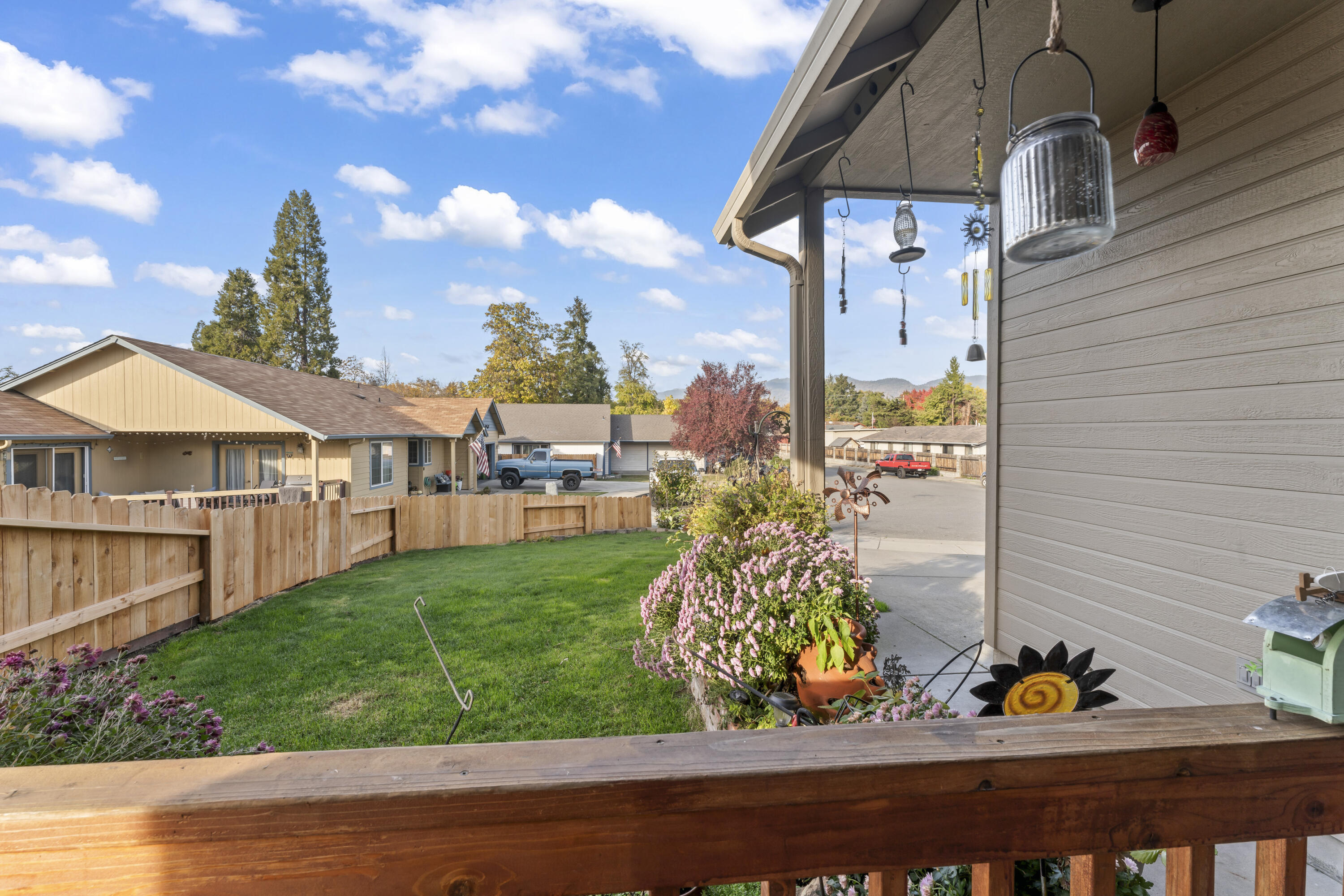 1254 Rockingham Place Grants Pass, OR 97527 - Photo 2 of 30 2