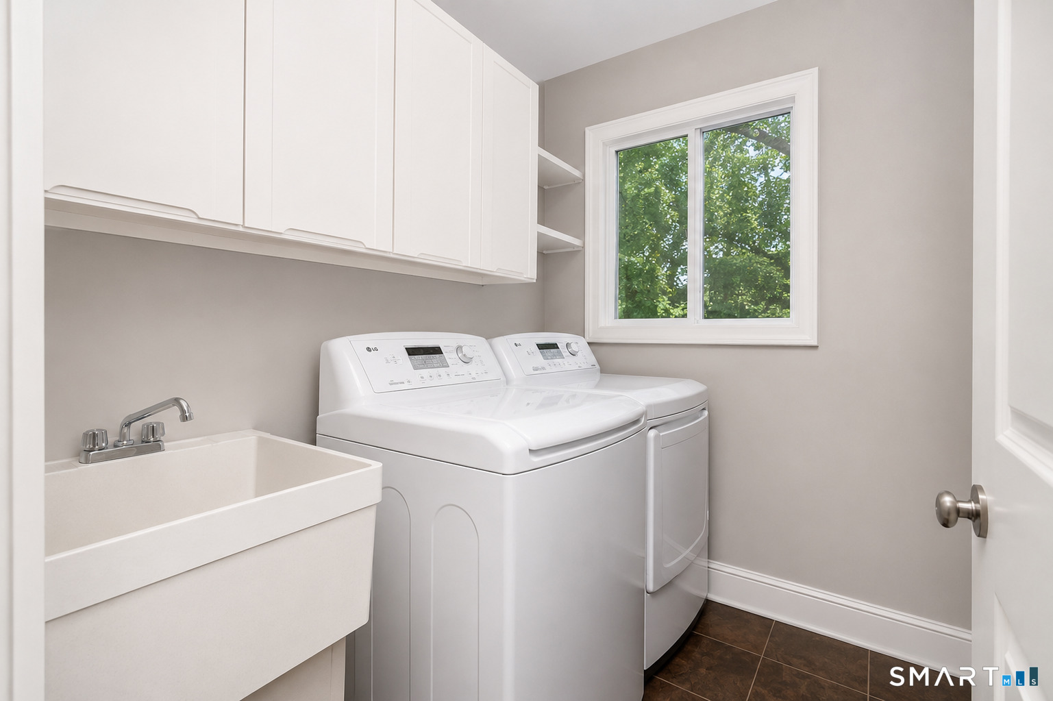 9 Green Lane Ridgefield, CT 06877 - Photo 21 of 40 a utility room with dryer and washer