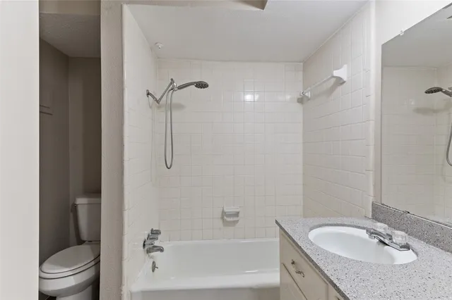 $1,200 | 233 West Tri Oaks Lane, Houston, TX 77043