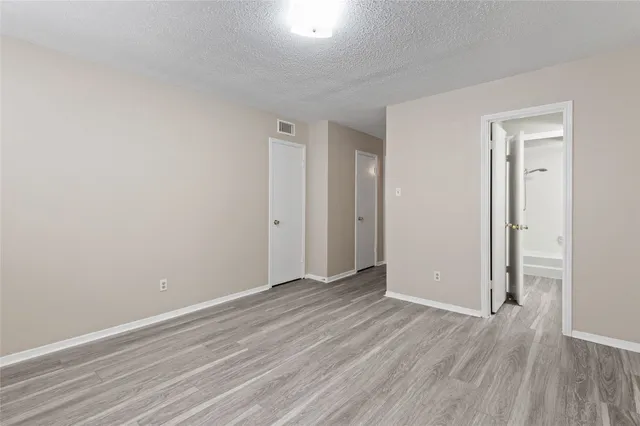 $1,200 | 233 West Tri Oaks Lane, Houston, TX 77043