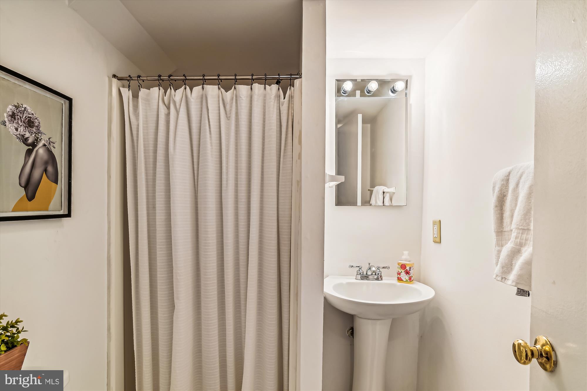 1019 A Old Bay Ridge Road Annapolis, MD 21403 - Photo 40 of 65 Full bathroom on lower level