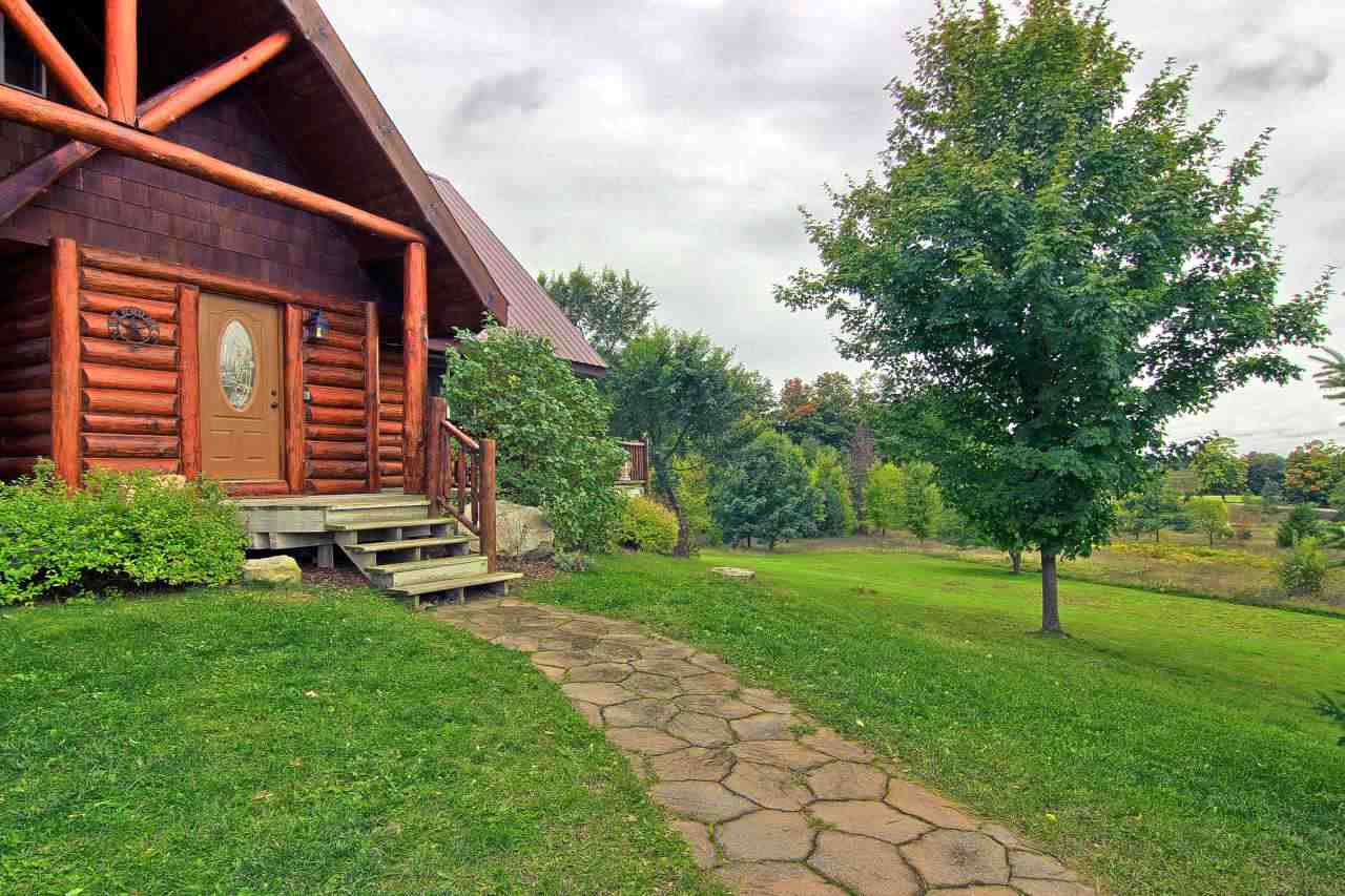 2375 Carroll Road Traverse City, MI 49686 - Photo 8 of 35 1854005-7.JPG