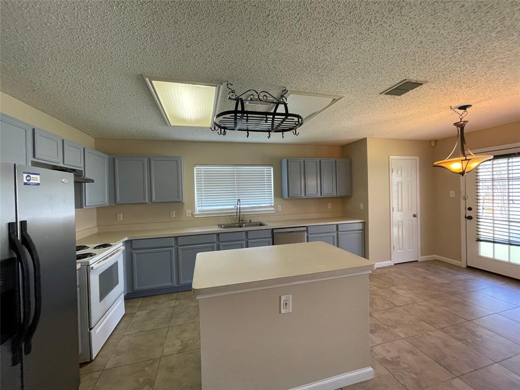 12010 Rosedown Lane Frisco, TX 75035 - Photo 7 of 37